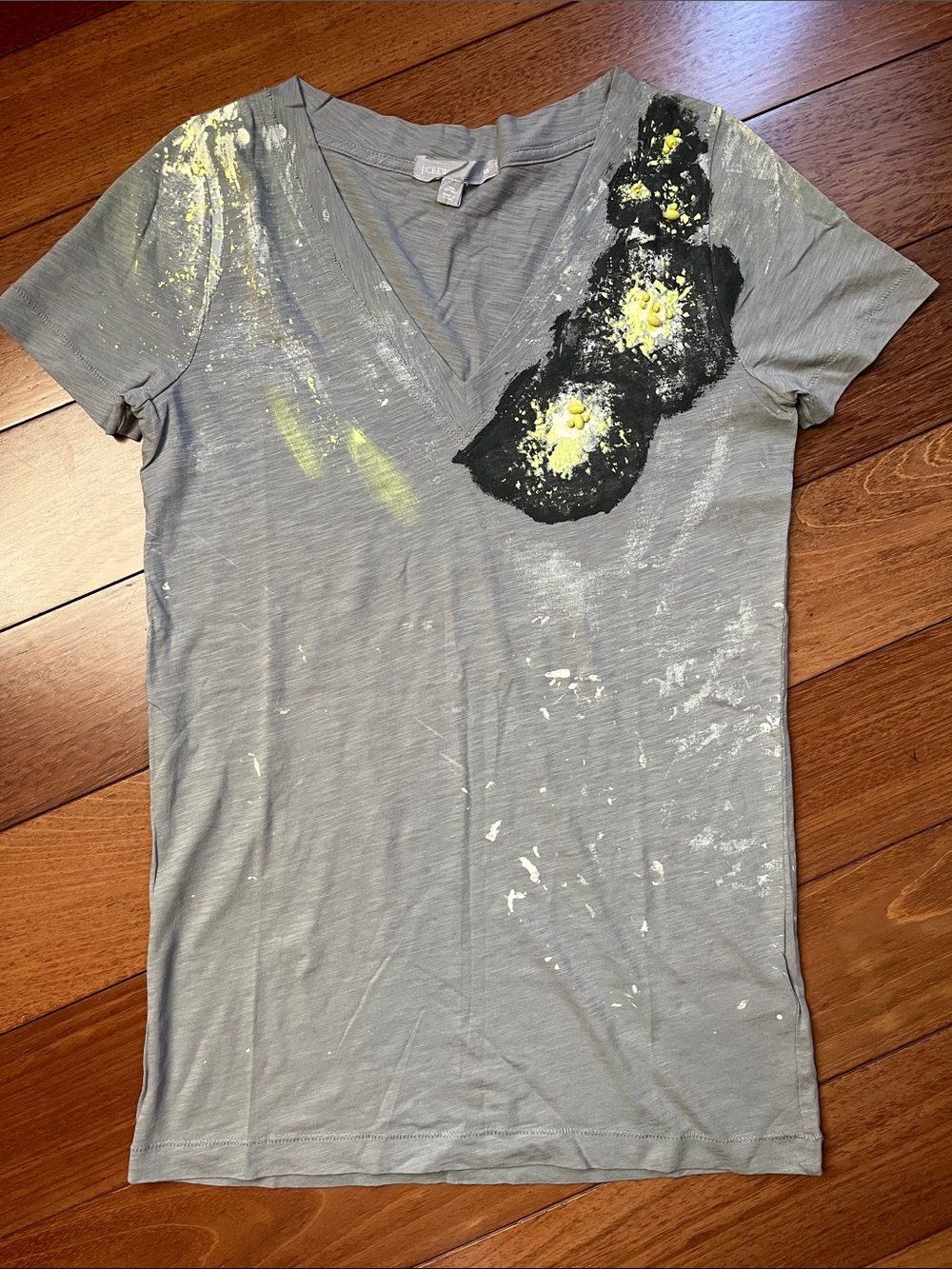 NWOT J. Crew Beaded Neon Paint Splatter V Neck Tee